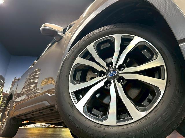 フォレスター プレミアム (禁煙車)(4WD)(半黒革)(メーカーSDナビ)(バック&サイドカメラ)(レーダークルーズコントロール)(パドルシフト)(パワーシート)(シートヒーター)(フルフラット)(純正18インチナビ)(17枚目)