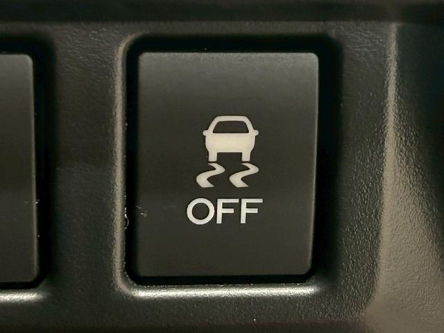 フォレスター プレミアム (禁煙車)(4WD)(半黒革)(メーカーSDナビ)(バック&サイドカメラ)(レーダークルーズコントロール)(パドルシフト)(パワーシート)(シートヒーター)(フルフラット)(純正18インチナビ)(26枚目)