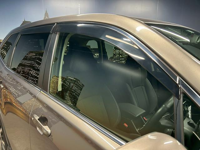 フォレスター プレミアム (禁煙車)(4WD)(半黒革)(メーカーSDナビ)(バック&サイドカメラ)(レーダークルーズコントロール)(パドルシフト)(パワーシート)(シートヒーター)(フルフラット)(純正18インチナビ)(28枚目)