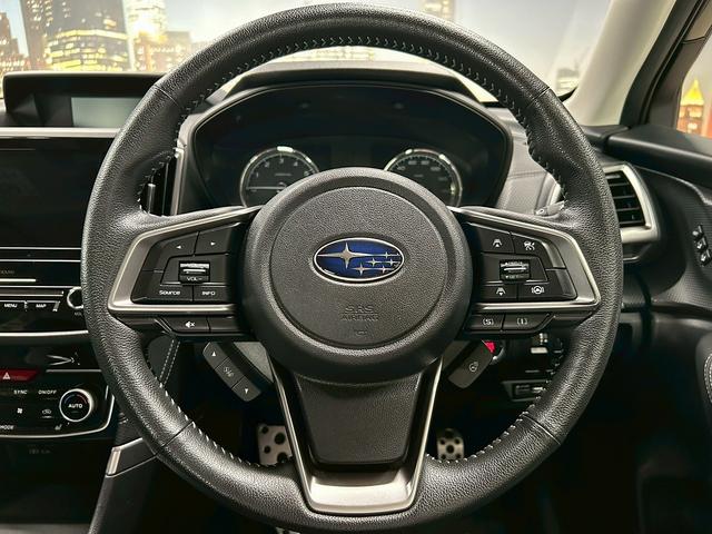 フォレスター プレミアム (禁煙車)(4WD)(半黒革)(メーカーSDナビ)(バック&サイドカメラ)(レーダークルーズコントロール)(パドルシフト)(パワーシート)(シートヒーター)(フルフラット)(純正18インチナビ)(32枚目)