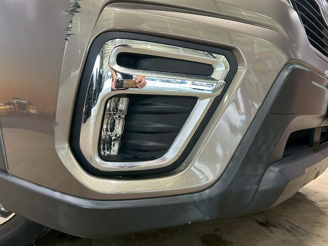 フォレスター プレミアム (禁煙車)(4WD)(半黒革)(メーカーSDナビ)(バック&サイドカメラ)(レーダークルーズコントロール)(パドルシフト)(パワーシート)(シートヒーター)(フルフラット)(純正18インチナビ)(42枚目)