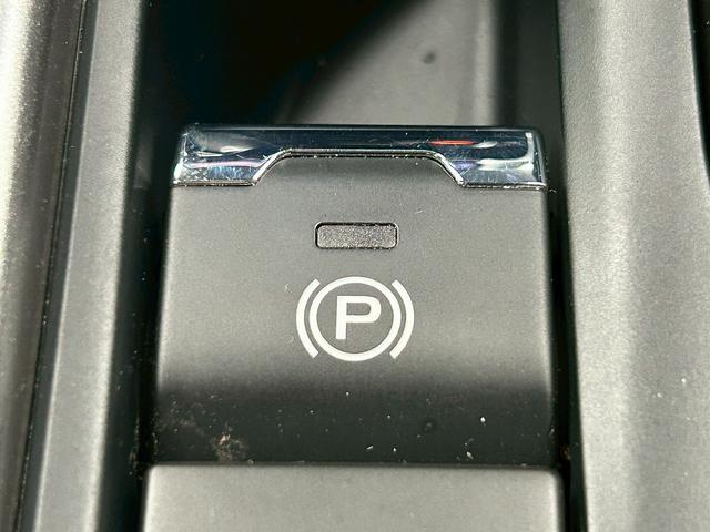 フォレスター プレミアム (禁煙車)(4WD)(半黒革)(メーカーSDナビ)(バック&サイドカメラ)(レーダークルーズコントロール)(パドルシフト)(パワーシート)(シートヒーター)(フルフラット)(純正18インチナビ)(62枚目)