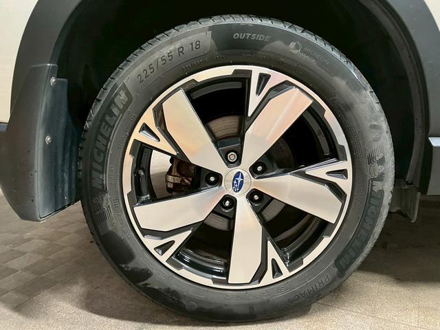 フォレスター アドバンス (禁煙車)(黒本革)(4WD)(メーカーSDナビ)(バック&サイド&フロントカメラ)(LEDヘッドライト)(ルーフレール)(シートヒーター)(ステアリングヒーター)(パワーシート)(純正18インチAW(42枚目)
