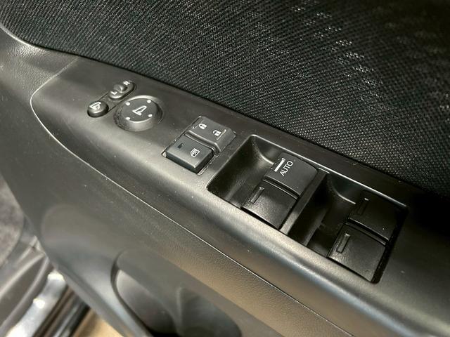 N-BOXカスタム G・ターボAパッケージ (禁煙車)(両側パワースライドドア)(ターボ)(クルコン)(ケンウッドメモリナビ)(バックカメラ)(チップアップシート)(HIDヘッドライト)(プッシュスタート&スマートキー)(純正15インチAW(59枚目)