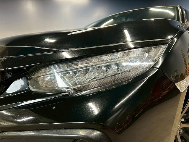 シビック ハッチバック (禁煙車)(6速MT)(黒半革)(ホンダセンシング)(純正SDナビ)(LEDヘッドライト)(フロントフォグ)(バックカメラ)(プッシュスタート&スマートキー)(パワーシート)(純正18インチAW)(13枚目)