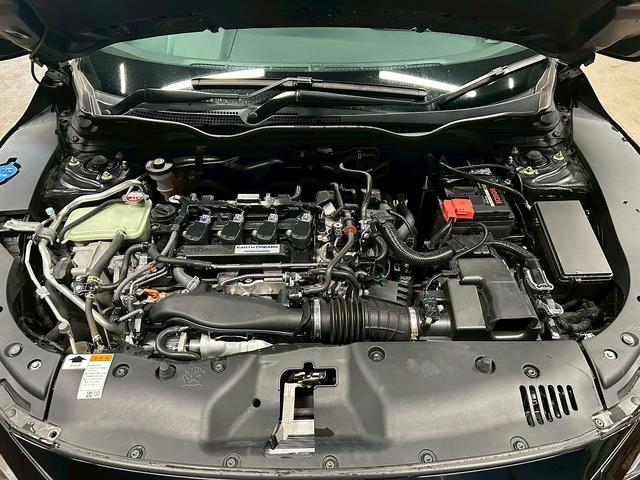 シビック ハッチバック (禁煙車)(6速MT)(黒半革)(ホンダセンシング)(純正SDナビ)(LEDヘッドライト)(フロントフォグ)(バックカメラ)(プッシュスタート&スマートキー)(パワーシート)(純正18インチAW)(24枚目)