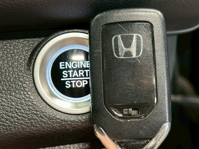 シビック ハッチバック (禁煙車)(6速MT)(黒半革)(ホンダセンシング)(純正SDナビ)(LEDヘッドライト)(フロントフォグ)(バックカメラ)(プッシュスタート&スマートキー)(パワーシート)(純正18インチAW)(31枚目)