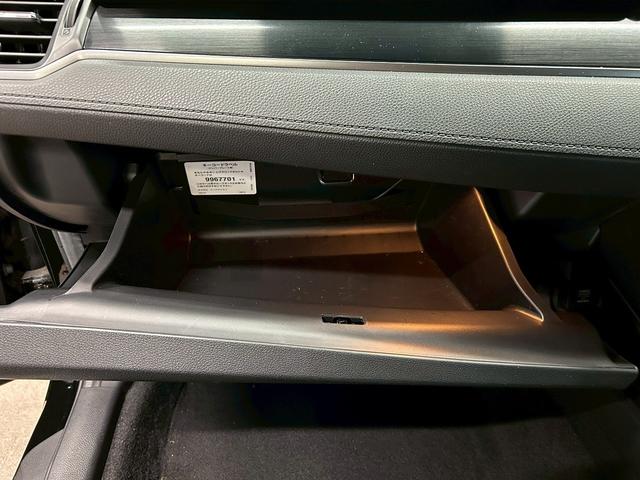 シビック ハッチバック (禁煙車)(6速MT)(黒半革)(ホンダセンシング)(純正SDナビ)(LEDヘッドライト)(フロントフォグ)(バックカメラ)(プッシュスタート&スマートキー)(パワーシート)(純正18インチAW)(32枚目)