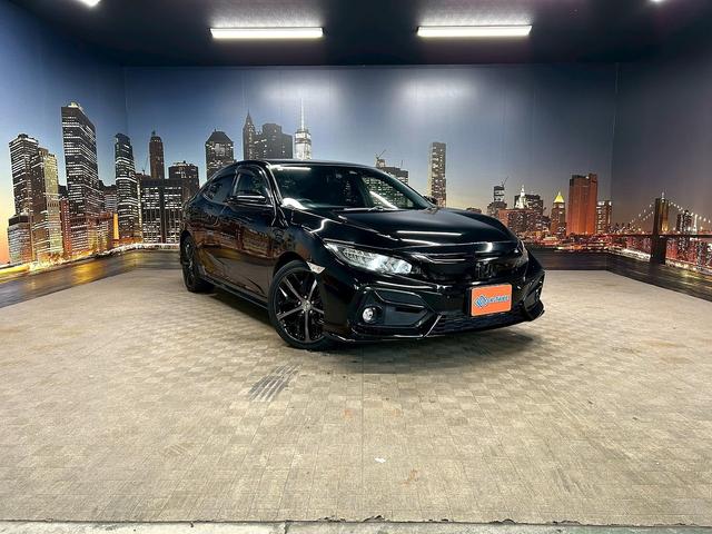 シビック ハッチバック (禁煙車)(6速MT)(黒半革)(ホンダセンシング)(純正SDナビ)(LEDヘッドライト)(フロントフォグ)(バックカメラ)(プッシュスタート&スマートキー)(パワーシート)(純正18インチAW)(58枚目)