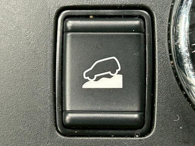 エクストレイル 20Xi (禁煙車)(4WD)(全周囲カメラ)(純正SDナビ)(LEDヘッドライト)(アイドリングストップ)(プッシュスタート&スマートキー)(デジタルインナーミラー)(フルフラット)(純正18インチAW)(13枚目)