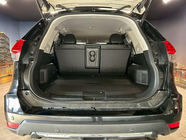 エクストレイル 20Xi (禁煙車)(4WD)(全周囲カメラ)(純正SDナビ)(LEDヘッドライト)(アイドリングストップ)(プッシュスタート&スマートキー)(デジタルインナーミラー)(フルフラット)(純正18インチAW)(16枚目)