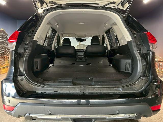 エクストレイル 20Xi (禁煙車)(4WD)(全周囲カメラ)(純正SDナビ)(LEDヘッドライト)(アイドリングストップ)(プッシュスタート&スマートキー)(デジタルインナーミラー)(フルフラット)(純正18インチAW)(17枚目)