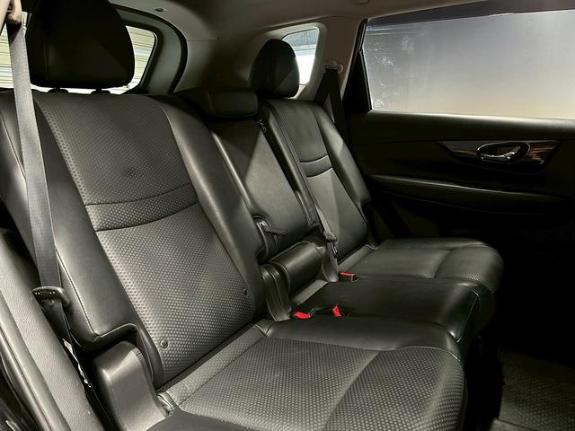 エクストレイル 20Xi (禁煙車)(4WD)(全周囲カメラ)(純正SDナビ)(LEDヘッドライト)(アイドリングストップ)(プッシュスタート&スマートキー)(デジタルインナーミラー)(フルフラット)(純正18インチAW)(19枚目)