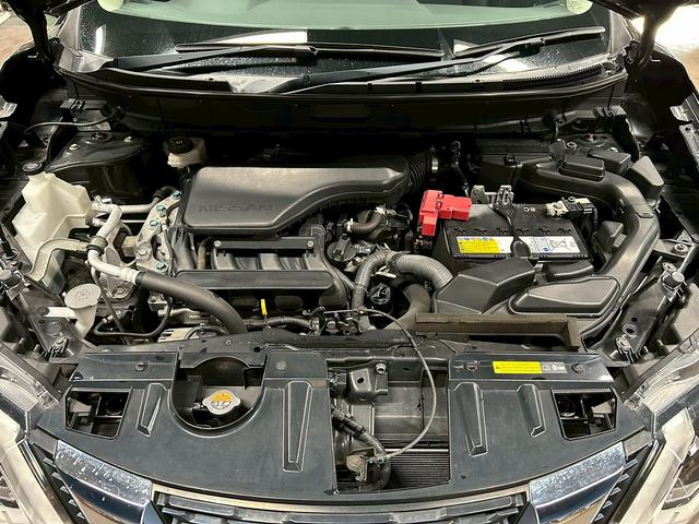 エクストレイル 20Xi (禁煙車)(4WD)(全周囲カメラ)(純正SDナビ)(LEDヘッドライト)(アイドリングストップ)(プッシュスタート&スマートキー)(デジタルインナーミラー)(フルフラット)(純正18インチAW)(51枚目)