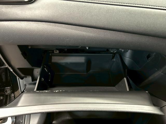 エクストレイル 20Xi (禁煙車)(4WD)(全周囲カメラ)(純正SDナビ)(LEDヘッドライト)(アイドリングストップ)(プッシュスタート&スマートキー)(デジタルインナーミラー)(フルフラット)(純正18インチAW)(61枚目)