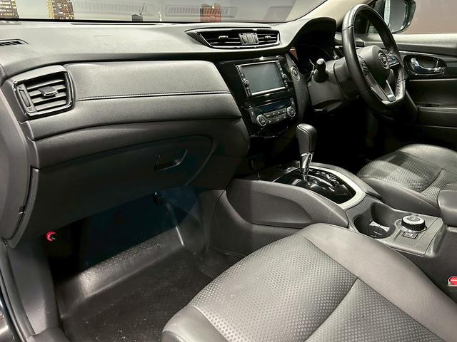 エクストレイル 20Xi (禁煙車)(4WD)(全周囲カメラ)(純正SDナビ)(LEDヘッドライト)(アイドリングストップ)(プッシュスタート&スマートキー)(デジタルインナーミラー)(フルフラット)(純正18インチAW)(66枚目)