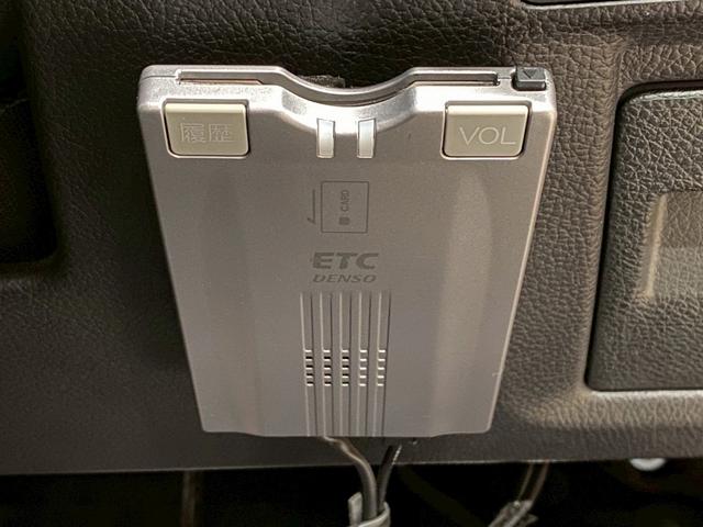 フォレスター 2.0XT アイサイト (禁煙車)(アイサイト)(黒本革)(4WD)(純正HDDナビ)(レーダークルーズ)(パドルシフト)(バックカメラ)(シートヒーター)(フォグライト)(ETC)(パワーシート)(純正18インチAW)(13枚目)