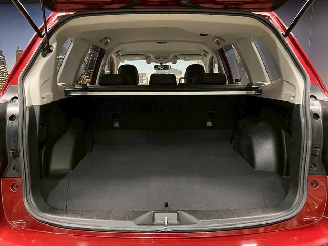 フォレスター 2.0XT アイサイト (禁煙車)(アイサイト)(黒本革)(4WD)(純正HDDナビ)(レーダークルーズ)(パドルシフト)(バックカメラ)(シートヒーター)(フォグライト)(ETC)(パワーシート)(純正18インチAW)(15枚目)