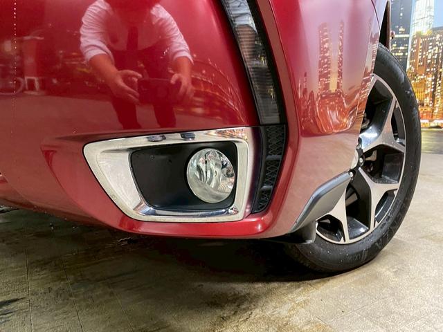 フォレスター 2.0XT アイサイト (禁煙車)(アイサイト)(黒本革)(4WD)(純正HDDナビ)(レーダークルーズ)(パドルシフト)(バックカメラ)(シートヒーター)(フォグライト)(ETC)(パワーシート)(純正18インチAW)(33枚目)