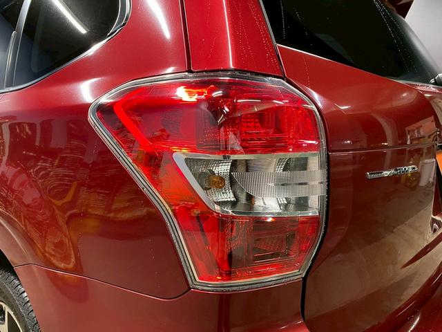 フォレスター 2.0XT アイサイト (禁煙車)(アイサイト)(黒本革)(4WD)(純正HDDナビ)(レーダークルーズ)(パドルシフト)(バックカメラ)(シートヒーター)(フォグライト)(ETC)(パワーシート)(純正18インチAW)(36枚目)