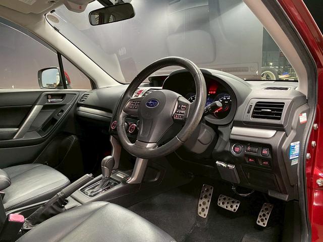 フォレスター 2.0XT アイサイト (禁煙車)(アイサイト)(黒本革)(4WD)(純正HDDナビ)(レーダークルーズ)(パドルシフト)(バックカメラ)(シートヒーター)(フォグライト)(ETC)(パワーシート)(純正18インチAW)(48枚目)