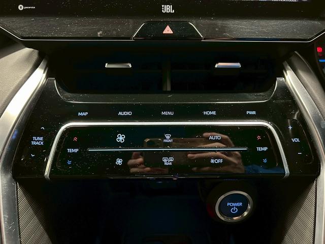 ハリアーハイブリッド Z (禁煙車)(JBLサウンド)(黒半革シート)(純正メモリーナビ)(バック&サイドカメラ)(レーダークルーズコントロール)(スマートキー)(クリアランスソナー)(パワーシート)(純正19インチAW)(33枚目)