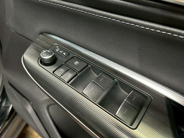 ハリアーハイブリッド Z (禁煙車)(JBLサウンド)(黒半革シート)(純正メモリーナビ)(バック&サイドカメラ)(レーダークルーズコントロール)(スマートキー)(クリアランスソナー)(パワーシート)(純正19インチAW)(61枚目)