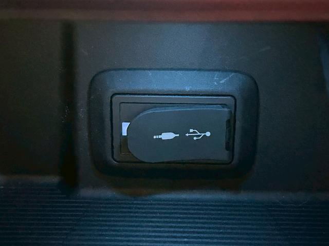 ハリアーハイブリッド Z (禁煙車)(JBLサウンド)(黒半革シート)(純正メモリーナビ)(バック&サイドカメラ)(レーダークルーズコントロール)(スマートキー)(クリアランスソナー)(パワーシート)(純正19インチAW)(62枚目)