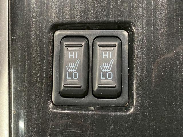 アウトランダーPHEV Gナビパッケージ (禁煙車)(4WD)(純正SDナビ)(全周囲カメラ)(黒半革)(レーダークルーズ)(LEDヘッドライト)(クリアランスソナー)(パワーシート)(シートヒーター)(パドルシフト)(純正18インチAW)(12枚目)