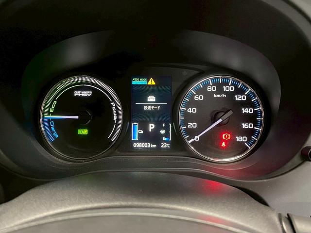 アウトランダーPHEV Gナビパッケージ (禁煙車)(4WD)(純正SDナビ)(全周囲カメラ)(黒半革)(レーダークルーズ)(LEDヘッドライト)(クリアランスソナー)(パワーシート)(シートヒーター)(パドルシフト)(純正18インチAW)(33枚目)