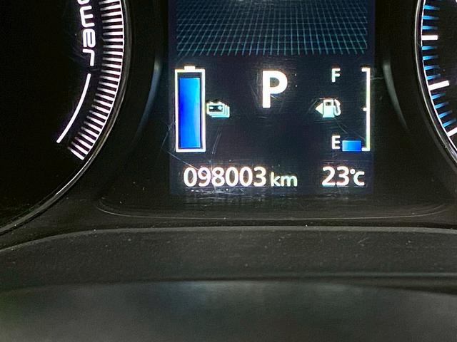 アウトランダーPHEV Gナビパッケージ (禁煙車)(4WD)(純正SDナビ)(全周囲カメラ)(黒半革)(レーダークルーズ)(LEDヘッドライト)(クリアランスソナー)(パワーシート)(シートヒーター)(パドルシフト)(純正18インチAW)(34枚目)