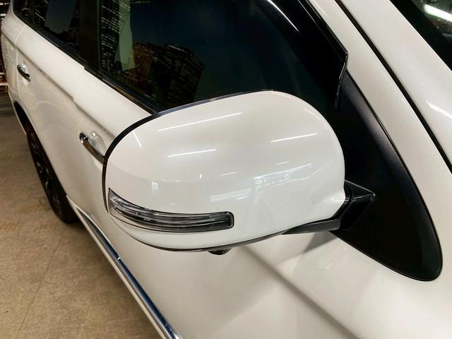 アウトランダーPHEV Gナビパッケージ (禁煙車)(4WD)(純正SDナビ)(全周囲カメラ)(黒半革)(レーダークルーズ)(LEDヘッドライト)(クリアランスソナー)(パワーシート)(シートヒーター)(パドルシフト)(純正18インチAW)(35枚目)