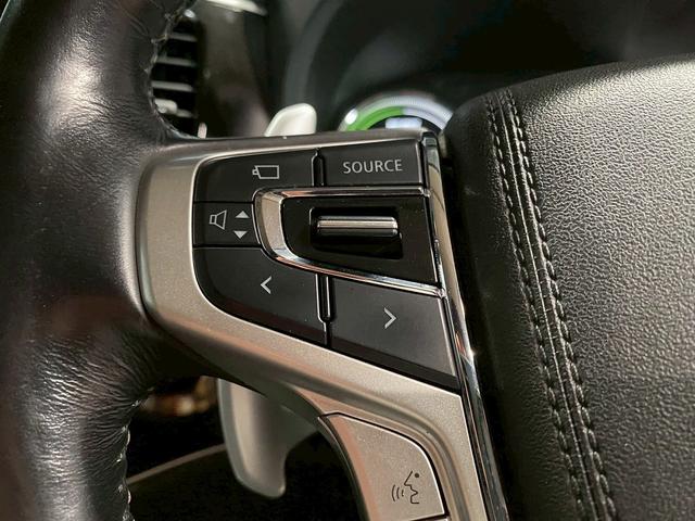 アウトランダーPHEV Gナビパッケージ (禁煙車)(4WD)(純正SDナビ)(全周囲カメラ)(黒半革)(レーダークルーズ)(LEDヘッドライト)(クリアランスソナー)(パワーシート)(シートヒーター)(パドルシフト)(純正18インチAW)(50枚目)