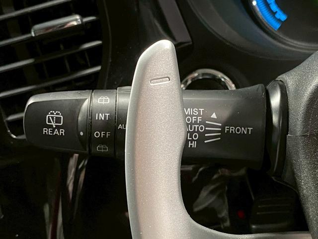 アウトランダーPHEV Gナビパッケージ (禁煙車)(4WD)(純正SDナビ)(全周囲カメラ)(黒半革)(レーダークルーズ)(LEDヘッドライト)(クリアランスソナー)(パワーシート)(シートヒーター)(パドルシフト)(純正18インチAW)(58枚目)