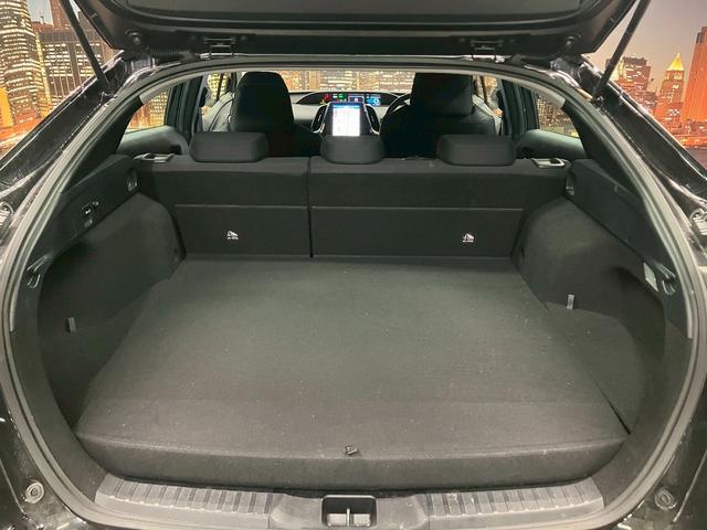 プリウスPHV Sナビパッケージ (禁煙車)(1オーナー)(後期型)(純正11.6インチナビ)(全周囲カメラ)(レーダークルーズ)(パーキングサポート)(プリクラッシュ)(クリアランスソナー)(ETC2.0)(純正18インチAW)(10枚目)