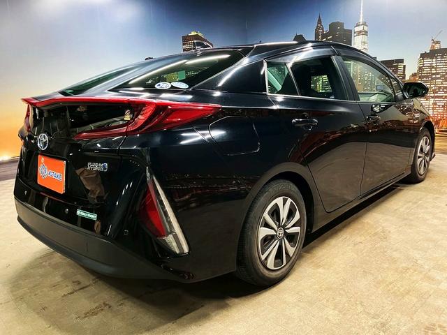 プリウスPHV Sナビパッケージ (禁煙車)(1オーナー)(後期型)(純正11.6インチナビ)(全周囲カメラ)(レーダークルーズ)(パーキングサポート)(プリクラッシュ)(クリアランスソナー)(ETC2.0)(純正18インチAW)(19枚目)