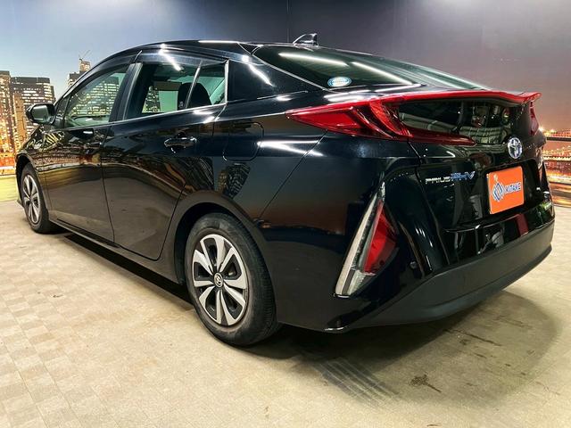 プリウスPHV Sナビパッケージ (禁煙車)(1オーナー)(後期型)(純正11.6インチナビ)(全周囲カメラ)(レーダークルーズ)(パーキングサポート)(プリクラッシュ)(クリアランスソナー)(ETC2.0)(純正18インチAW)(21枚目)