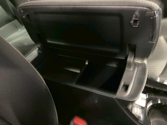 プリウスPHV Sナビパッケージ (禁煙車)(1オーナー)(後期型)(純正11.6インチナビ)(全周囲カメラ)(レーダークルーズ)(パーキングサポート)(プリクラッシュ)(クリアランスソナー)(ETC2.0)(純正18インチAW)(27枚目)