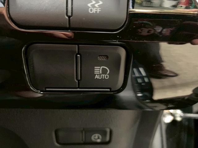 プリウスPHV Sナビパッケージ (禁煙車)(1オーナー)(後期型)(純正11.6インチナビ)(全周囲カメラ)(レーダークルーズ)(パーキングサポート)(プリクラッシュ)(クリアランスソナー)(ETC2.0)(純正18インチAW)(35枚目)
