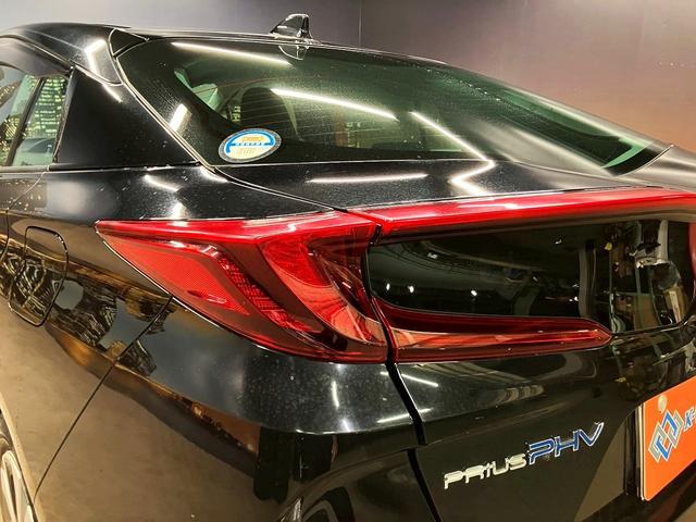 プリウスPHV Sナビパッケージ (禁煙車)(1オーナー)(後期型)(純正11.6インチナビ)(全周囲カメラ)(レーダークルーズ)(パーキングサポート)(プリクラッシュ)(クリアランスソナー)(ETC2.0)(純正18インチAW)(51枚目)