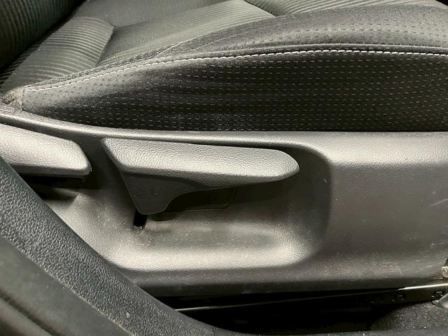 プリウスPHV Sナビパッケージ (禁煙車)(1オーナー)(後期型)(純正11.6インチナビ)(全周囲カメラ)(レーダークルーズ)(パーキングサポート)(プリクラッシュ)(クリアランスソナー)(ETC2.0)(純正18インチAW)(57枚目)