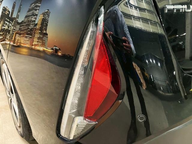 プリウスPHV Sナビパッケージ (禁煙車)(1オーナー)(後期型)(純正11.6インチナビ)(全周囲カメラ)(レーダークルーズ)(パーキングサポート)(プリクラッシュ)(クリアランスソナー)(ETC2.0)(純正18インチAW)(59枚目)