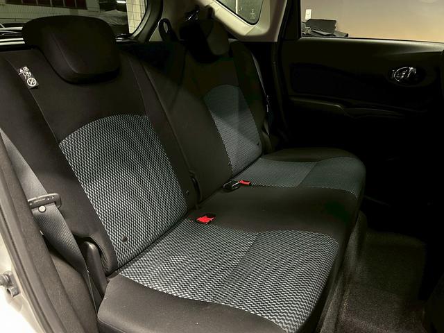 ノート X DIG-S (禁煙車)(純正SDナビ)(バックカメラ)(HIDヘッドライト)(アイドリングストップ)(スマートキー&プッシュスタート)(フルセグTV)(スペアタイヤ)(ETC)(社外14インチAW)(17枚目)