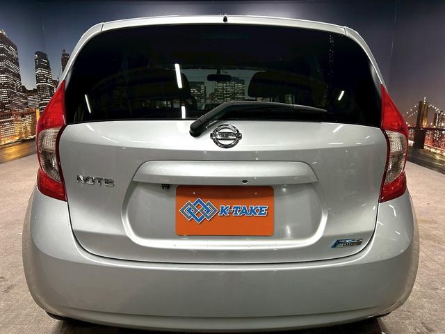 ノート X DIG-S (禁煙車)(純正SDナビ)(バックカメラ)(HIDヘッドライト)(アイドリングストップ)(スマートキー&プッシュスタート)(フルセグTV)(スペアタイヤ)(ETC)(社外14インチAW)(21枚目)