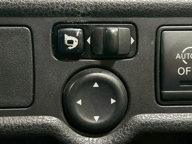 ノート X DIG-S (禁煙車)(純正SDナビ)(バックカメラ)(HIDヘッドライト)(アイドリングストップ)(スマートキー&プッシュスタート)(フルセグTV)(スペアタイヤ)(ETC)(社外14インチAW)(30枚目)