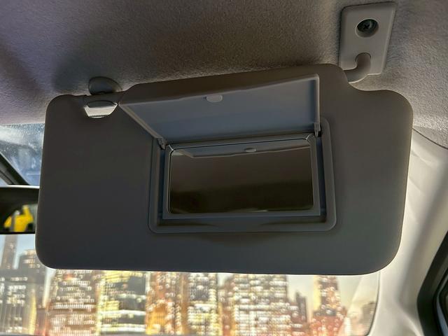 ノート X DIG-S (禁煙車)(純正SDナビ)(バックカメラ)(HIDヘッドライト)(アイドリングストップ)(スマートキー&プッシュスタート)(フルセグTV)(スペアタイヤ)(ETC)(社外14インチAW)(61枚目)