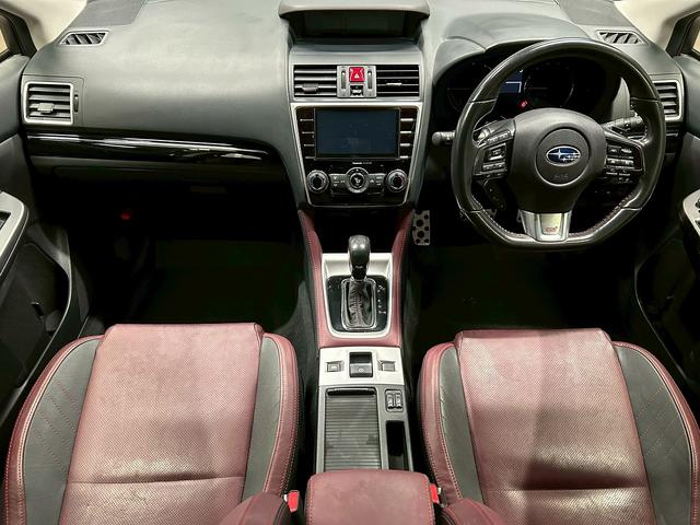 レヴォーグ 2.0STIスポーツアイサイト (禁煙車)(4WD)(レーダークルーズ)(赤本革)(レーンキープ)(アイサイト)(フルフラット)(パドルシフト)(ビルドインETC)(パワーシート)(シートメモリ)(BSM)(純正18インチAW)(5枚目)