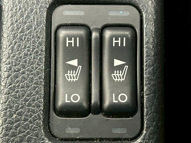 レヴォーグ 2.0STIスポーツアイサイト (禁煙車)(4WD)(レーダークルーズ)(赤本革)(レーンキープ)(アイサイト)(フルフラット)(パドルシフト)(ビルドインETC)(パワーシート)(シートメモリ)(BSM)(純正18インチAW)(12枚目)