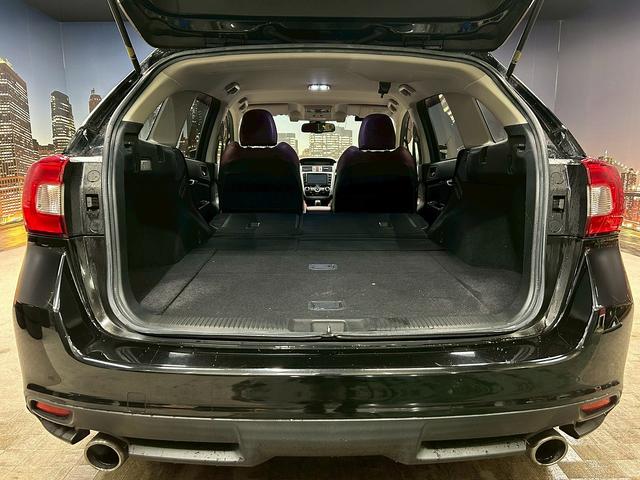 レヴォーグ 2.0STIスポーツアイサイト (禁煙車)(4WD)(レーダークルーズ)(赤本革)(レーンキープ)(アイサイト)(フルフラット)(パドルシフト)(ビルドインETC)(パワーシート)(シートメモリ)(BSM)(純正18インチAW)(17枚目)