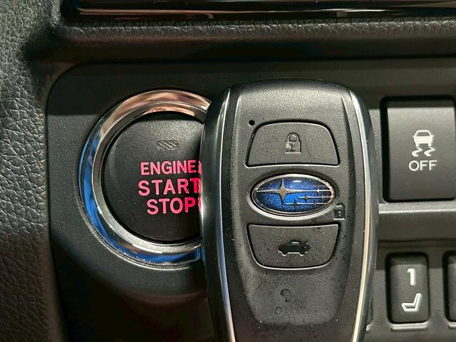 レヴォーグ 2.0STIスポーツアイサイト (禁煙車)(4WD)(レーダークルーズ)(赤本革)(レーンキープ)(アイサイト)(フルフラット)(パドルシフト)(ビルドインETC)(パワーシート)(シートメモリ)(BSM)(純正18インチAW)(22枚目)